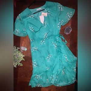 🍃🪴 LUSH Women’s Springtime Tie Around Dress NWT 🍃🪴